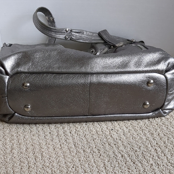Silver Leather Tote Bag - Picture 3 of 11